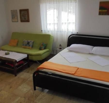 Lucia Hotel Сен Екстериор снимка