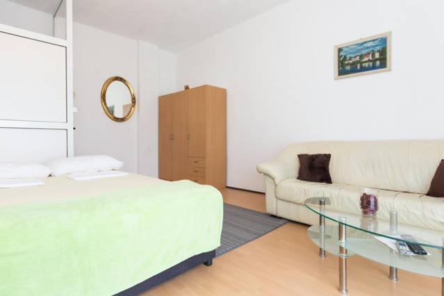 Lucia Hotel Сен Екстериор снимка