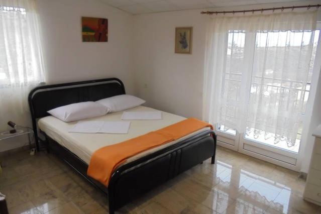 Lucia Hotel Сен Екстериор снимка