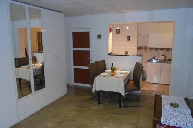 Lucia Hotel Сен Екстериор снимка