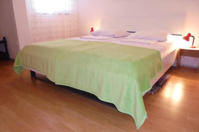Lucia Hotel Сен Екстериор снимка